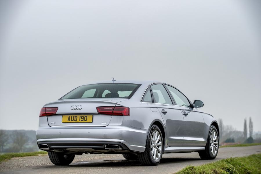  Audi A6 TDI Sedan (4G, C7) 2015 года  (UK) (фото 11 из 13)